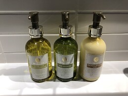 Condominium MIRAHAKONE