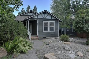 Huckleberry  3 Bedroom Home by RedAwning