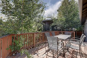 Huckleberry  3 Bedroom Home by RedAwning