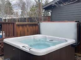 Huckleberry  3 Bedroom Home by RedAwning