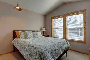 Huckleberry  3 Bedroom Home by RedAwning