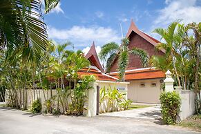 Tropical Thai Style 4BR Pool Villa Fanny