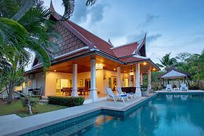 Tropical Thai Style 4BR Pool Villa Fanny