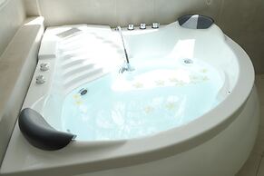 Tropical Thai Style 4BR Pool Villa Fanny