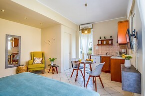 Gianthea Studios and Apt