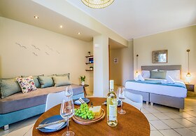 Gianthea Studios and Apt