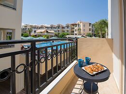 Gianthea Studios and Apt