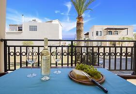 Gianthea Studios and Apt