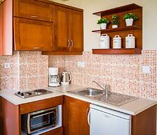 Gianthea Studios and Apt