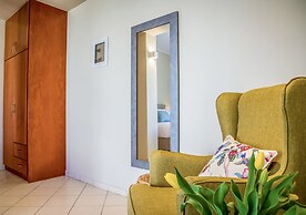 Gianthea Studios and Apt