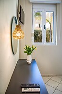 Gianthea Studios and Apt