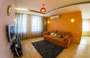 Apartment on Dekabristov 116