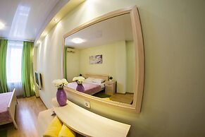 Apartment on Dekabristov 116