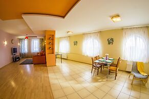 Apartment on Dekabristov 116