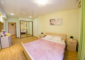 Apartment on Dekabristov 116