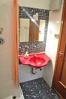 Sunrise Hostel & Rooms