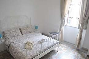 Sunrise Hostel & Rooms