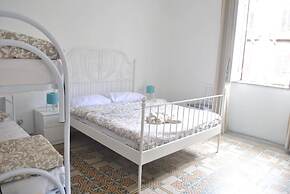 Sunrise Hostel & Rooms