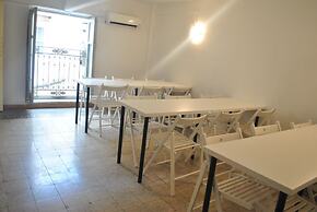 Sunrise Hostel & Rooms