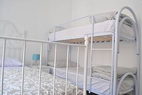 Sunrise Hostel & Rooms