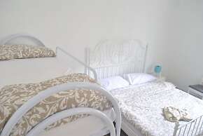 Sunrise Hostel & Rooms