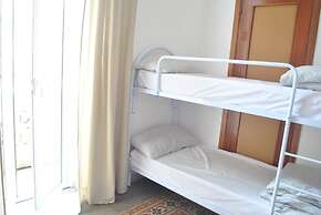 Sunrise Hostel & Rooms