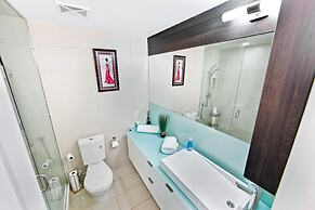 Deluxe Executive Suites