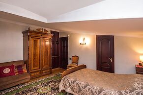 Lia's Guest House