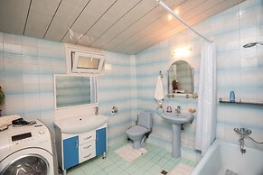 Lia's Guest House