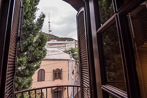 Lia's Guest House