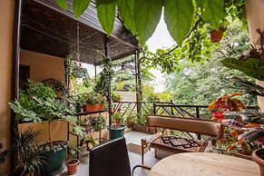 Lia's Guest House