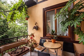 Lia's Guest House