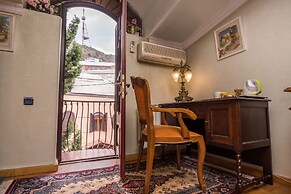 Lia's Guest House
