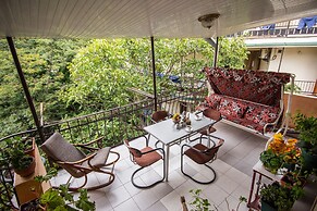 Lia's Guest House