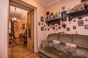 Lia's Guest House