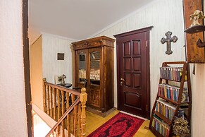 Lia's Guest House