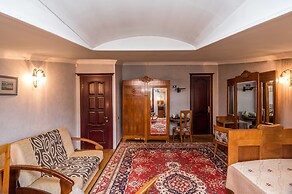 Lia's Guest House