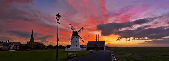 EsJays at Knowles House