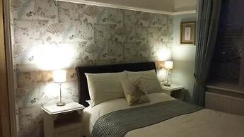 EsJays at Knowles House