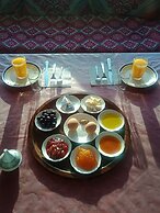 Appart Hotel Jardins d'Imilchil Hostel