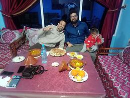 Appart Hotel Jardins d'Imilchil Hostel