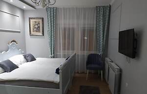 Villa Lucia Apartments & Rooms