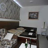 Villa Lucia Apartments & Rooms