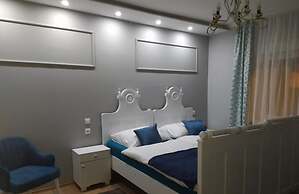 Villa Lucia Apartments & Rooms