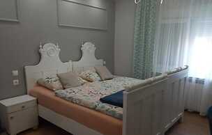 Villa Lucia Apartments & Rooms