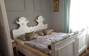 Villa Lucia Apartments & Rooms