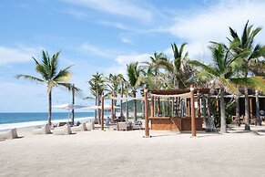 Conrad Punta de Mita