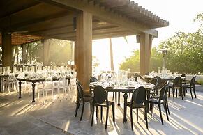 Conrad Punta de Mita