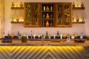 Conrad Punta de Mita