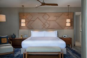 Conrad Punta de Mita